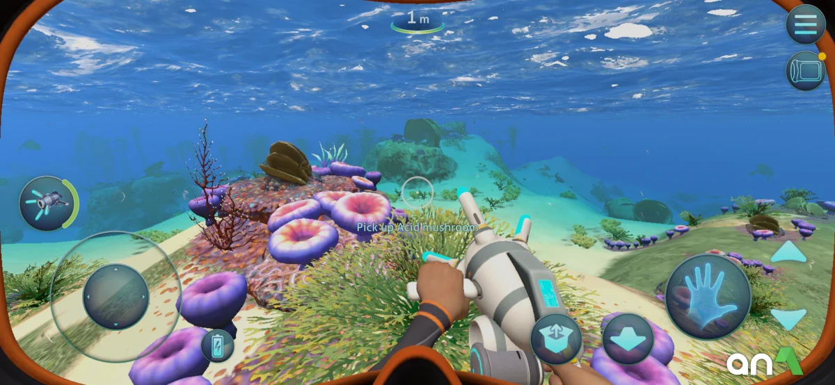 Subnautica Mod Apk gameplay screenshot 1